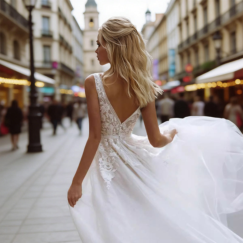 BHstyle Boho Ball-Gowner Prinzessin mit V-Ausschnitt und floraler Spitze – Elegantes A-Linien Ballkleid aus Glitzertüll 32-42