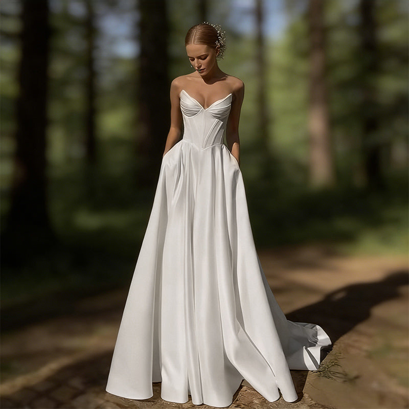 BHstyle Elegantes Satin Ball-Gown Herz Ausschnitt Modernes A Linie Ballkleid mit Beinschlitz Anlassmode Elfenbein 2-26W