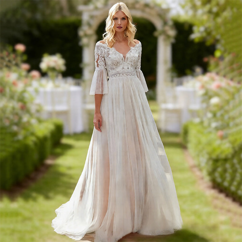 BHstyle Boho-Ball-Gown mit Glockenärmeln Floralem Spitzenoberteil Romantische A-Linie in Ivory 2-26W
